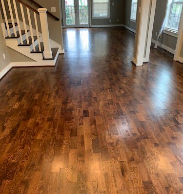 Hardwood Floors Refinishing Specialist