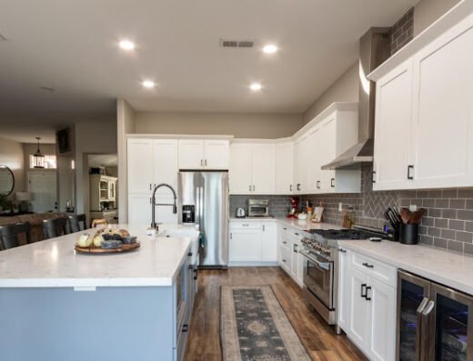 HL REMODELING & CONSTRUCTION INC