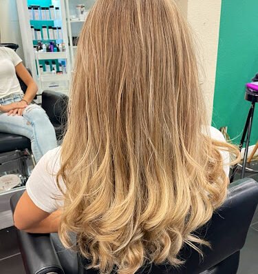 Omnia Salon and Barbershop