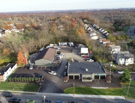 Upscale Lawncare – lawn care in Cincinnati (photo 1)