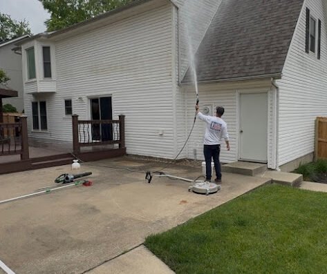Stretchin' Lines Power Washing – pressure washing in Kansas City