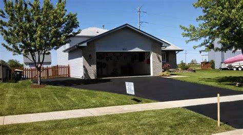 Guardian Asphalt Protection and Maintenance, Co. – driveway paving in Aurora, IL