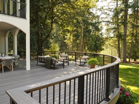 Wight's Deck + Design